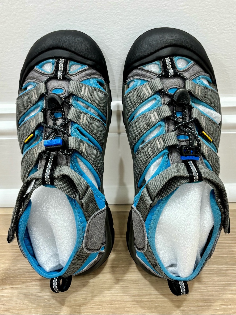 KEEN Kids Size 5, Women’s Size 6-7 Newport H2 Water Shoes Magnet/Brilliant Blue